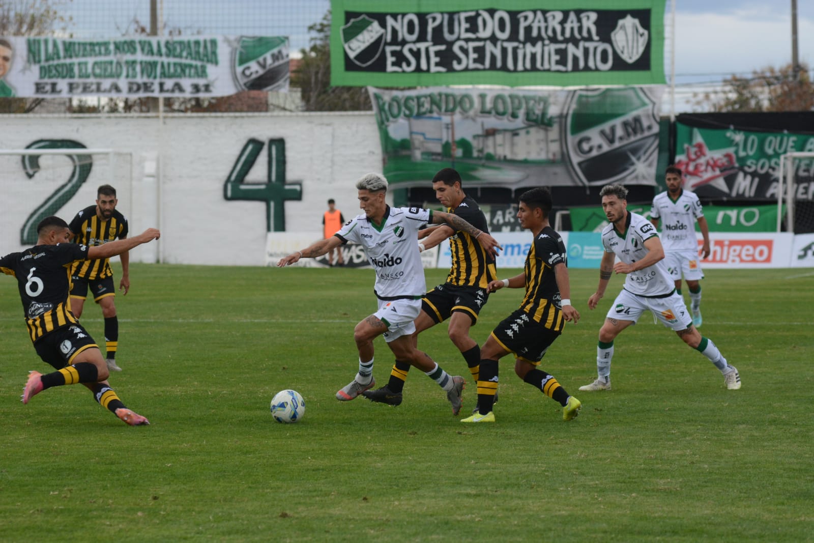 Federal A: Villa Mitre superó en fútbol a Santamarina y lo venció 2 a 0 en Bahía Blanca