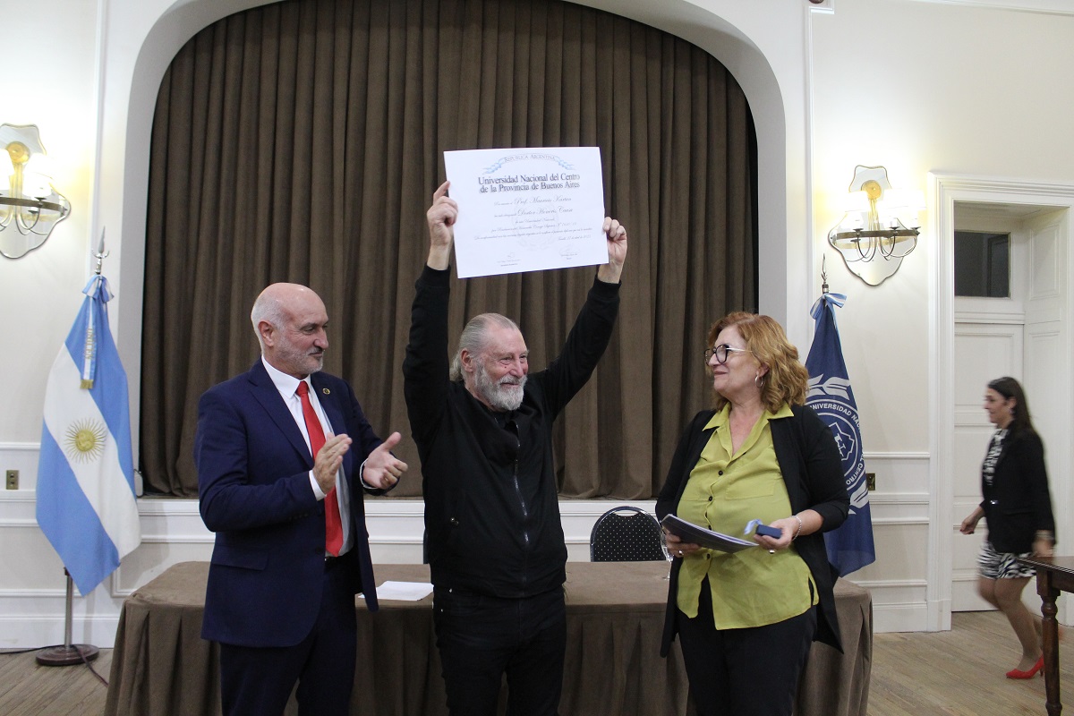 El dramaturgo Mauricio Kartun recibió el Doctorado Honoris Causa de la Unicen