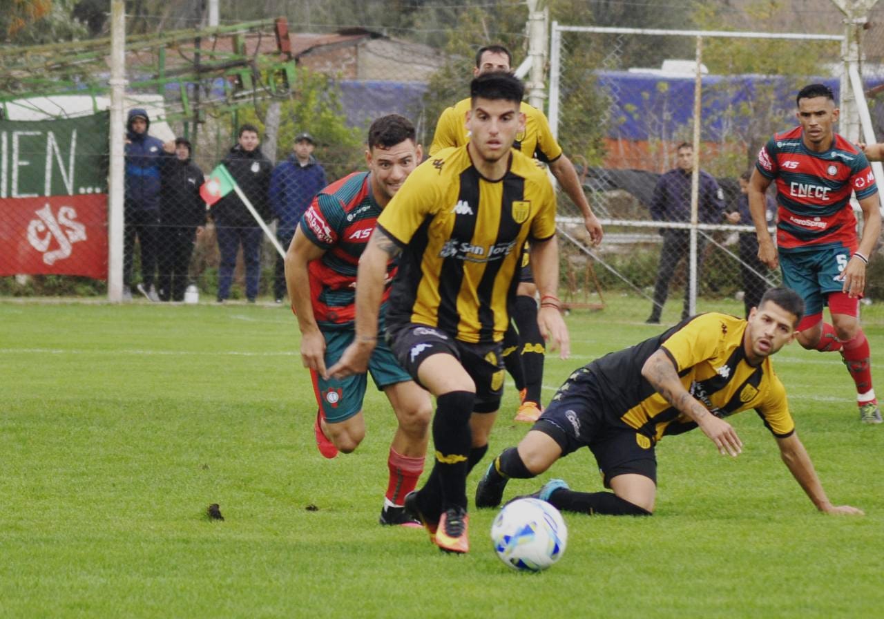 Santamarina volvió al triunfo en el Federal A