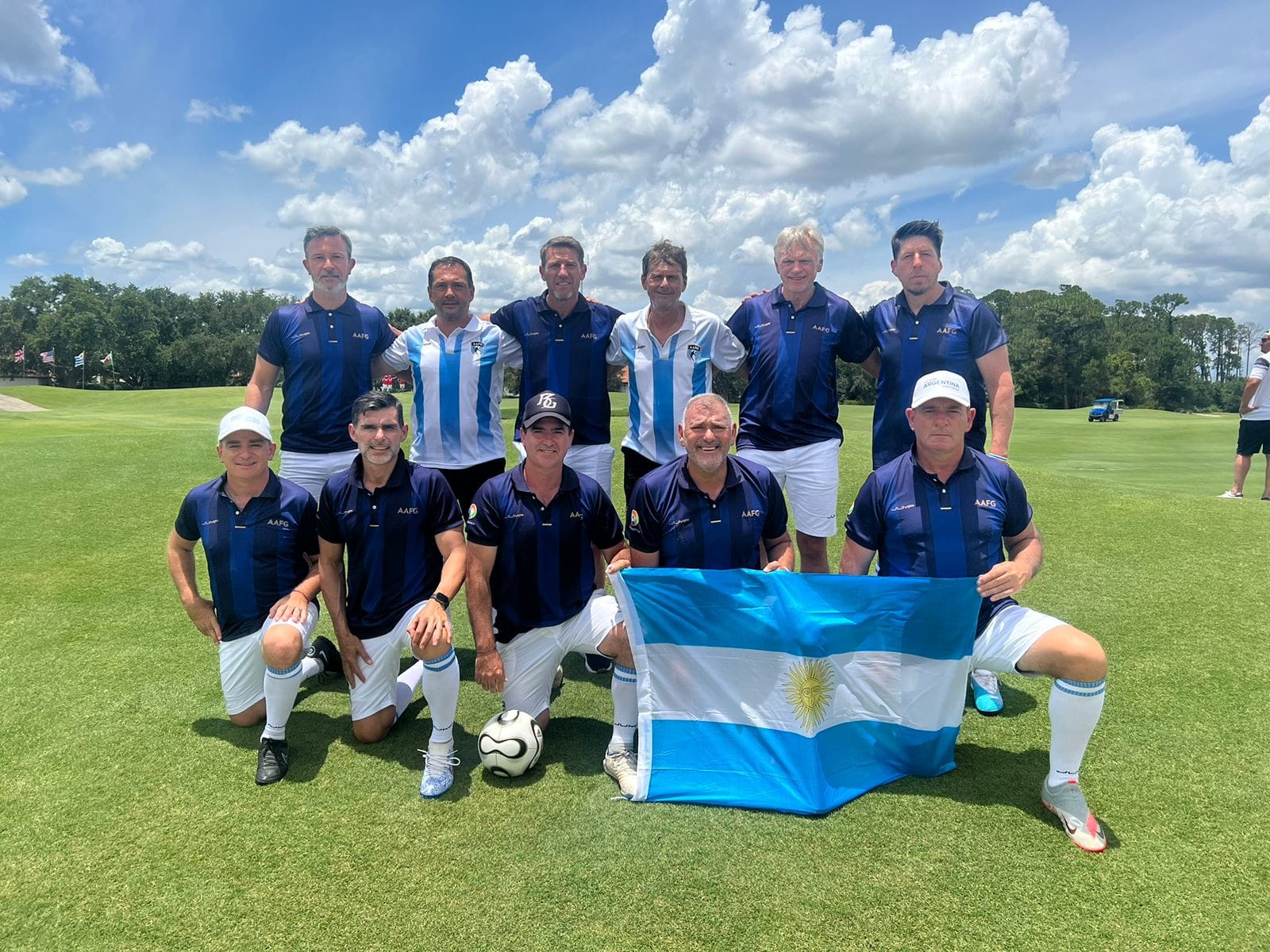 El concejal Darío Méndez presentó un reconocimiento a los campeones del mundo de footgolf, Sergio Toth y Roberto Ghezzi