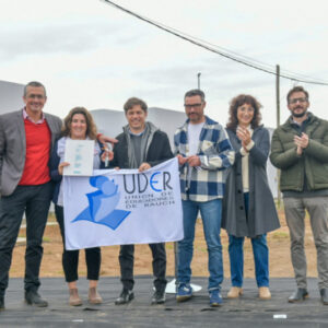 La Provincia continua con su plan de generación de hábitat urbano y construcción de viviendas: Axel Kicillof entregó 22 casas a familias de Rauch 