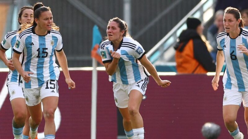 La tandilense Romina Nuñez firmó el empate de Argentina frente a Sudafrica y dejó con vida al equipo femenino en el Mundial