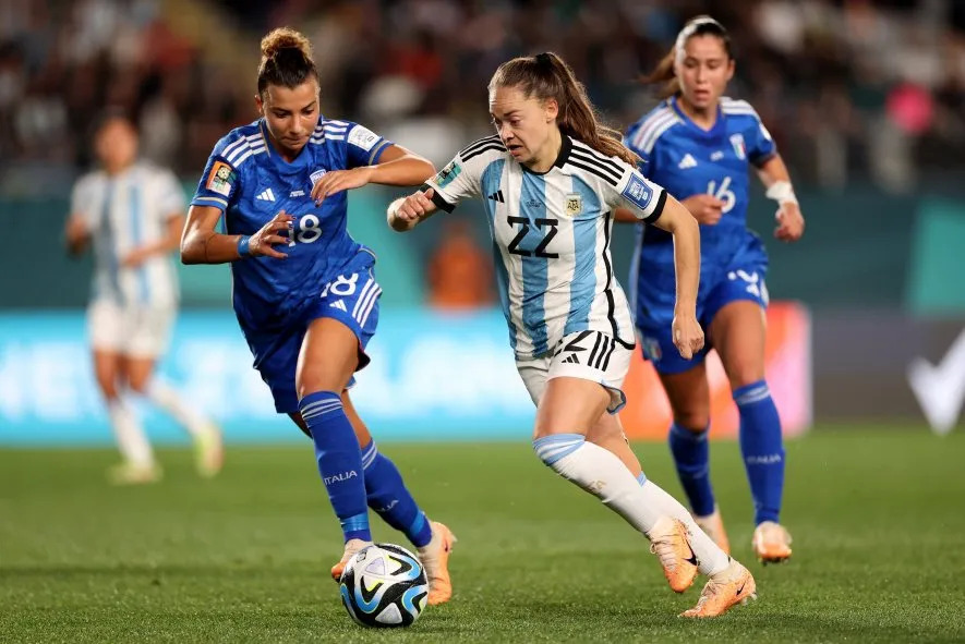 Mundial de Fútbol Femenino: debut con derrota para Argentina que tuvo a la tandilense Romina Nuñez como titular