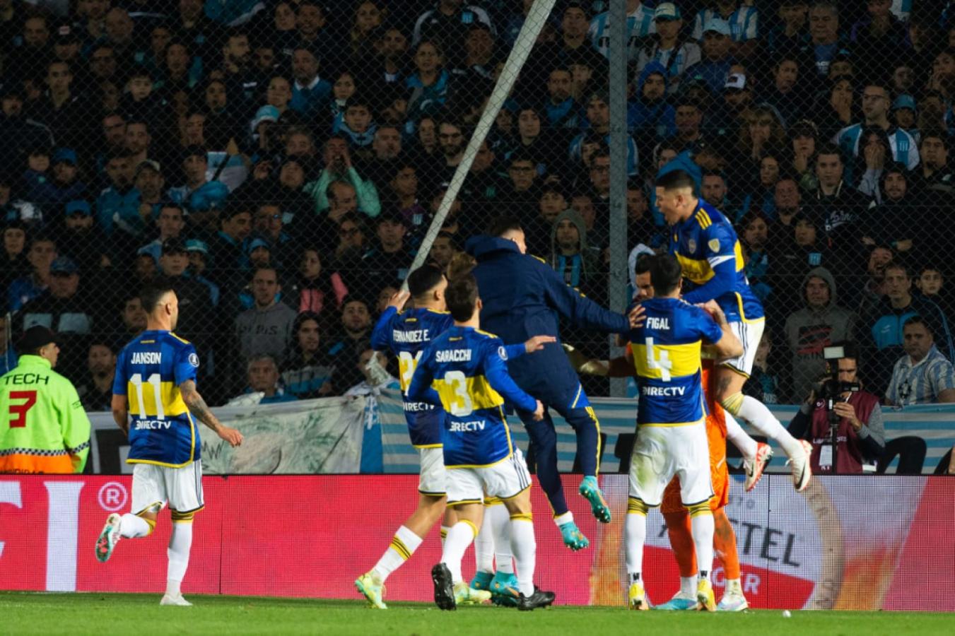 A lo Boca a semifinales: con un gigante Romero el xeneixe eliminó por penales a Racing y jugará ante Palmeiras