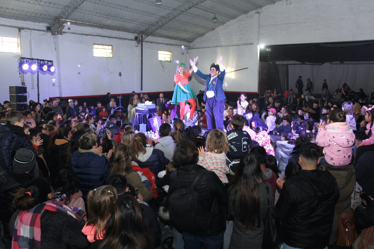 La Kermesse de Zamba colmó de alegría y juegos el Club Defensa donde se celebró el Día de las Infancias