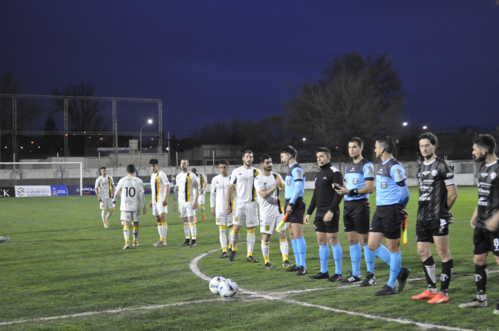 1 a 1 ante Liniers: Santamarina no pudo cerrar el partido pero volvió a ingresar a la zona de clasificación en el Federal A