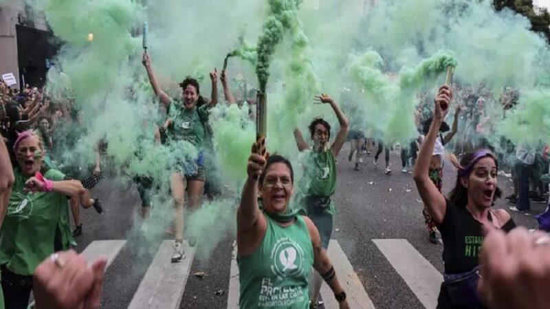 Un «28 S» mirando el «22 O»: La marea verde vuelve a copar las calles, recuperando la palabra «libertad» y defendiendo los derechos en riesgo