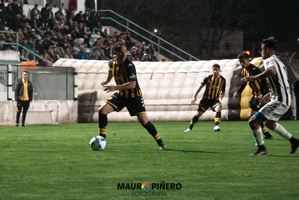 Santamarina ganó un partido clave ante Cipolletti y aguarda una mano de Olimpo para meterse nuevamente en zona de clasificación