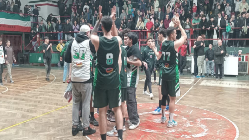 Villa Italia fue una fiesta: Unión se llevó el clásico ante Independiente y es líder en el Pre Federal
