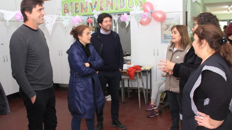 Iparraguirre recorrió las obras del nuevo edificio de la Escuela N°13 de De la Canal