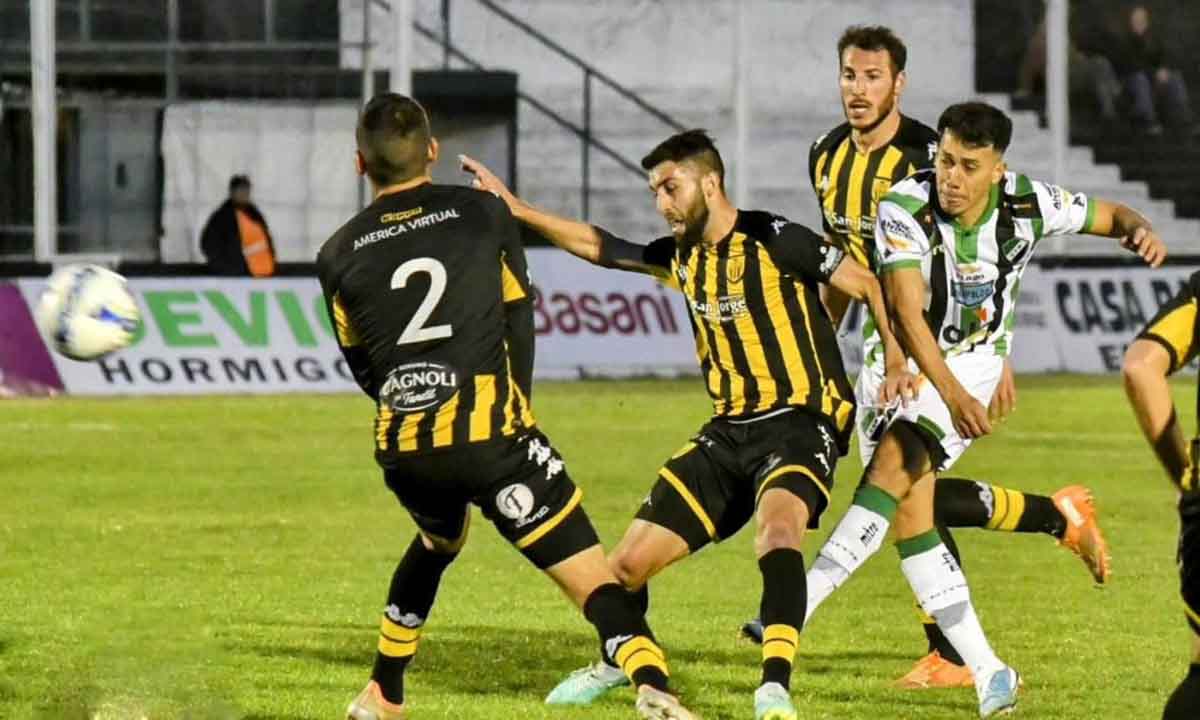 Santamarina perdió en Bahía Blanca ante Villa Mitre y salió de la zona de clasificación a falta de seis fechas para el cierre del campeonato