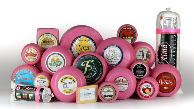 Por quinto año consecutivo, los quesos de Tandil se pintan de rosa para sensibilizar sobre el cáncer de mama