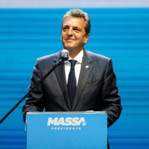 Massa encabezó dos actos a 10 días del balotaje y propuso un programa “para los próximos 10 años de la Argentina”