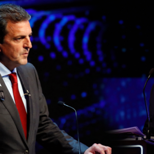 Debate presidencial: se tratarán seis temas y primero se presentará Sergio Massa y luego Javier Milei