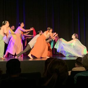 El Ballet de la UNICEN cerró la temporada 2023 con un homenaje a Atahualpa Yupanqui