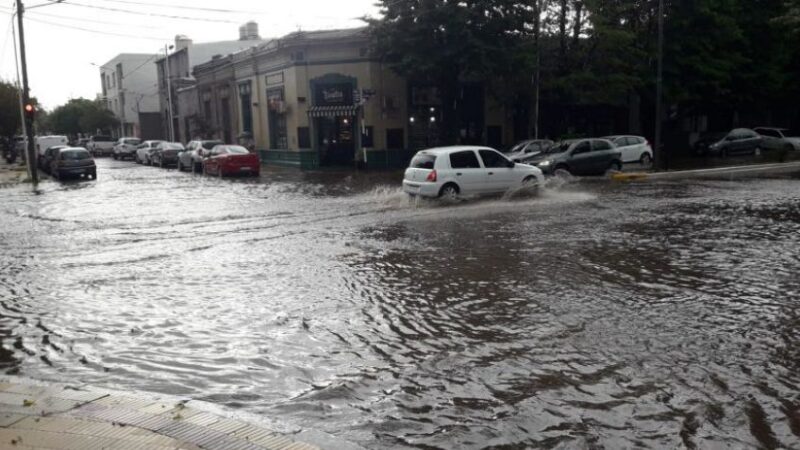 Un temporal de agua frenético abrió más interrogantes en la ciudad del bicentenario