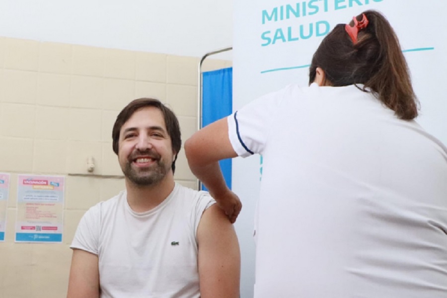 Nicolás Kreplak anunció el lanzamiento de la Campaña de Vacunación Antigripal 2024 en la Provincia