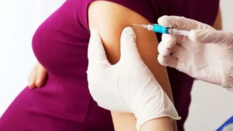 Prevención de Bronquiolitis: comenzó la campaña de vacunación obligatoria contra el Virus Sincicial Respiratorio para personas embarazadas