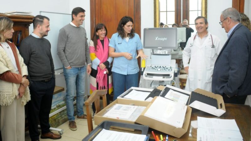 El gobierno provincial equipó al Hospital Ramón Santamarina con un ecógrafo de última tecnología que fortalece el sistema de salud de la ciudad