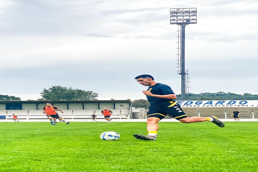 Santamarina ya trabaja el partido ante Cipolletti con el objetivo de conseguir su primer triunfo en el campeonato