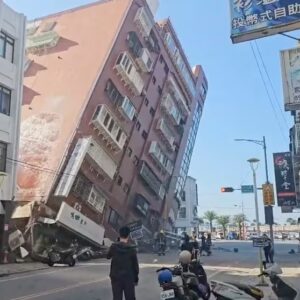 Al menos nueve muertos y más de 800 heridos en Taiwán tras el terremoto más poderoso que afectó la isla en 25 años