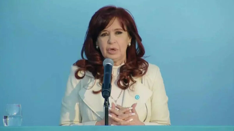 “No, hermano, no tenés superávit”: Cristina Kirchner apuntó contra Milei y lo tildó de «anarco colonialista»